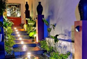 Villa Vimala Hills with Beautiful Garden has rooms with a private hot tub