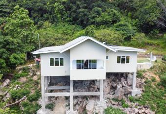 CAM Getaway Villa has Balcony rooms