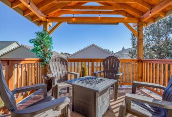 East Bend Beauty has Balcony rooms