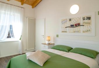 Albergo Ristorante Stazione Balerna allows 18 year olds to book a room