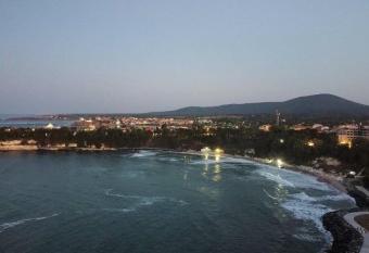                                                                         -                            has Balcony rooms