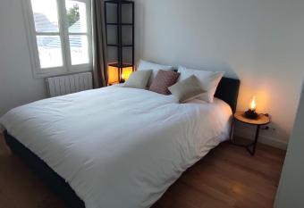 POISSY Appartements COSY allows 18 year olds to book a room