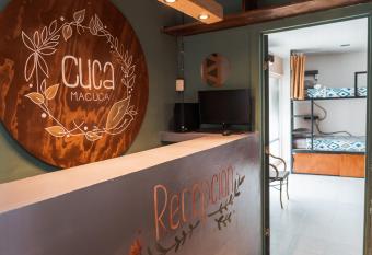 Hostal Cuca Macuca has Balcony rooms