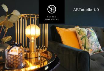 Boho-LOFT:    Secret Hideaway    for work & travel! allows 18 year olds to book a room