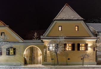 Das Fort Boutique allows 18 year olds to book a room