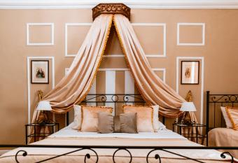 La Foresteria di Palazzo Picedi Benettini allows 18 year olds to book a room