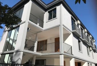 Eco House has Smoking/Balcony rooms