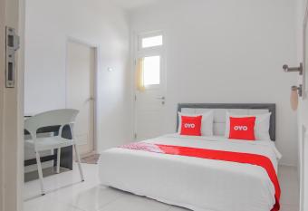 Capital O 90342 Kemang Garden allows 18 year olds to book a room