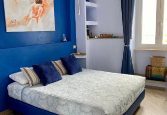 Ambramarina B&B allows 18 year olds to book a room