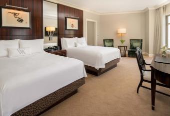 Waldorf Astoria Atlanta Buckhead has Balcony rooms