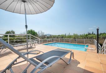 Can Nina has Balcony rooms