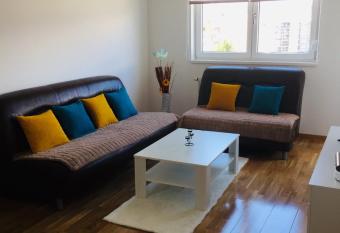 Apartman Tami has Balcony rooms