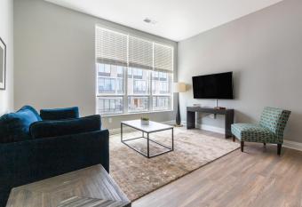 Mint House Columbus - Capitol Square has Balcony rooms