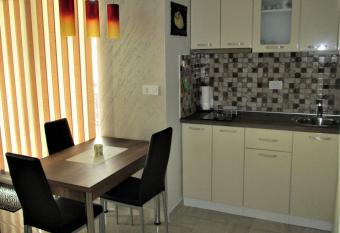 Studio Emi has Balcony rooms