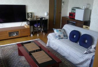              has rooms with a private hot tub