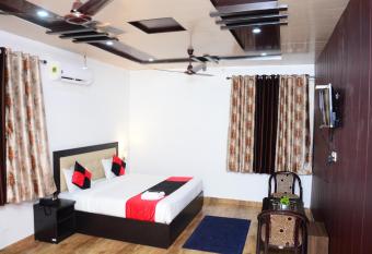 HOTEL POLOMAX has Balcony rooms