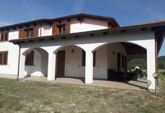 Villa Rosemary has Balcony rooms