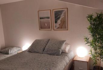 Appartement spacieux et moderne - Tout confort allows 18 year olds to book a room