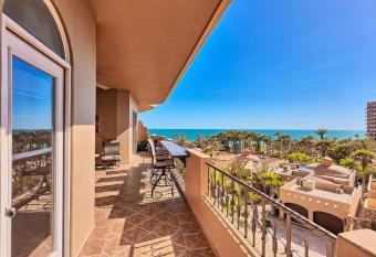 Bella Sirena 305-A Luxury Condo has Balcony rooms