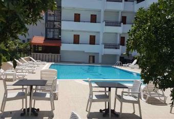 Elijah Hotel has Balcony rooms