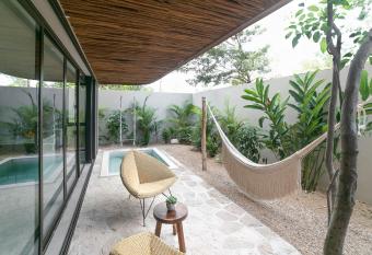 Zereno Boutique Hotel has Balcony rooms