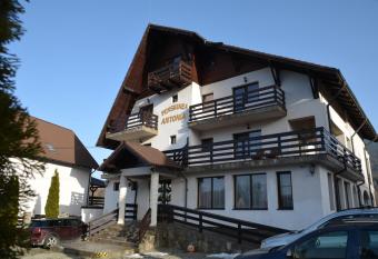 Pensiunea Antonia has Balcony rooms