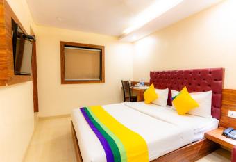 Itsy By Treebo - Elegant allows 18 year olds to book a room