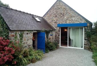 Petit cottage has Balcony rooms