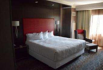 Caesars Southern Indiana has Smoking rooms