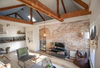 Stads-Loft Goes has Balcony rooms