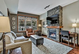 Stoneridge Mountain Resort Condo managed by Little Sister Getaways has Balcony rooms