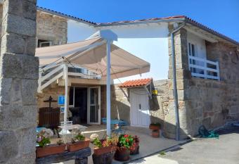 Pensi  n O Coraz  n da Ribeira Sacra has Balcony rooms