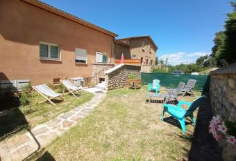 Appartement neuf tout confort has Balcony rooms