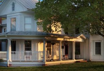 Mountain Quest Inn allows 18 year olds to book a room