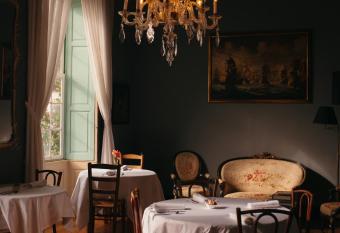 Hotel Emblem  tico La Casa de los Naranjos has Balcony rooms