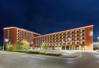 Novotel Cambridge North allows 18 year olds to book a room