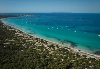 Cant   de Marina- Adults Only allows 18 year olds to book a room