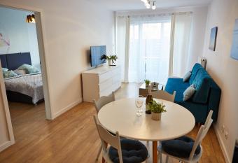 Apartament Ba  tycka z ogr  dkiem allows 18 year olds to book a room