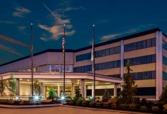 DoubleTree by Hilton Pittsburgh - Cranberry has Balcony rooms