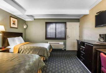 Hotel H-Wood allows 18 year olds to book a room