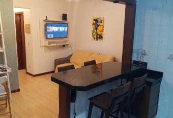 Apartamento inteiro com 3 quartos e Wifi com estacionamento has Balcony rooms