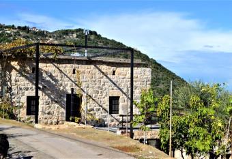 Beit el Deif has Smoking/Balcony rooms