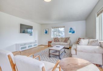 Shore Thing has Balcony rooms