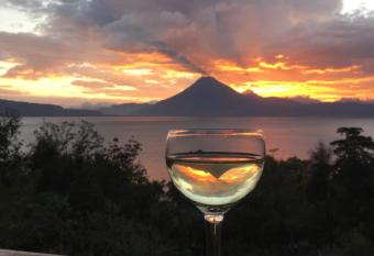 Jenna s River Bed and Breakfast has rooms with a private hot tub