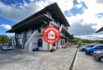 OYO Home 90212 Anna Kota Apartment allows 18 year olds to book a room