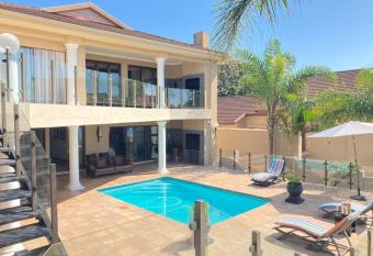 Villa Monchar   has rooms with a private hot tub