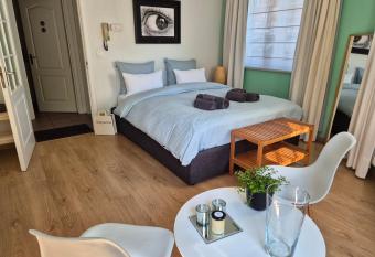 Bulle D eau allows 18 year olds to book a room