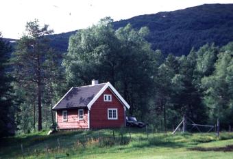 Hardanger Feriesenter Sjusete allows 18 year olds to book a room