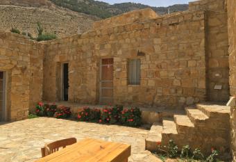 Wadi Dana Lodge -                          has Balcony rooms