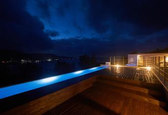 E-horizon Resort Premium       C allows 18 year olds to book a room